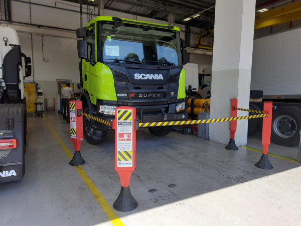 Isolamento De Áreas Com Pedestal Retrátil