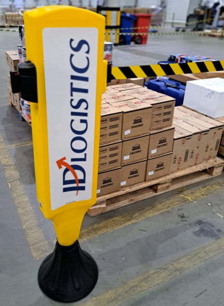 Pedestal Totem Com Fita Retrátil De 5 Metros