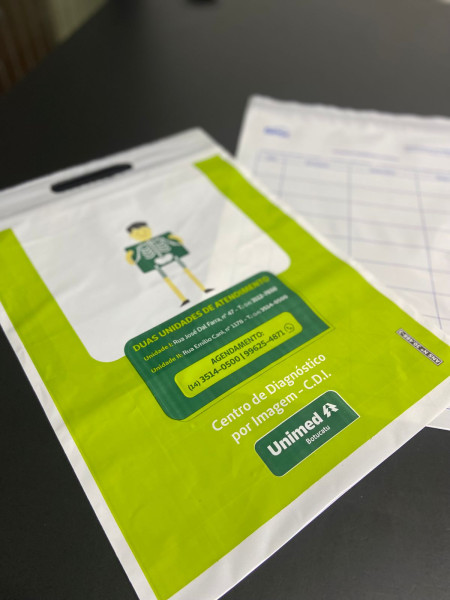 Sacola plastica alça vazada personalizada