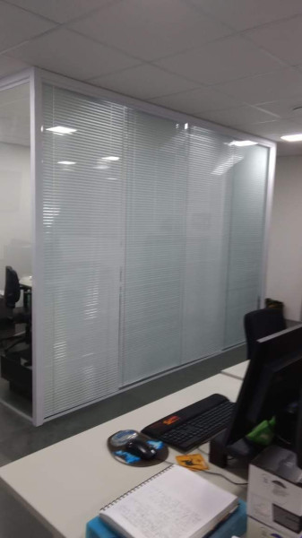 Divisória De Sala Comercial Em Vidro
