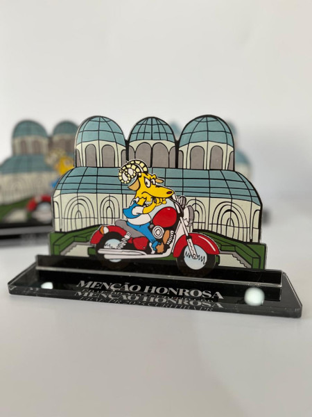 Troféus De Acrílico Com Acabamento Impecável